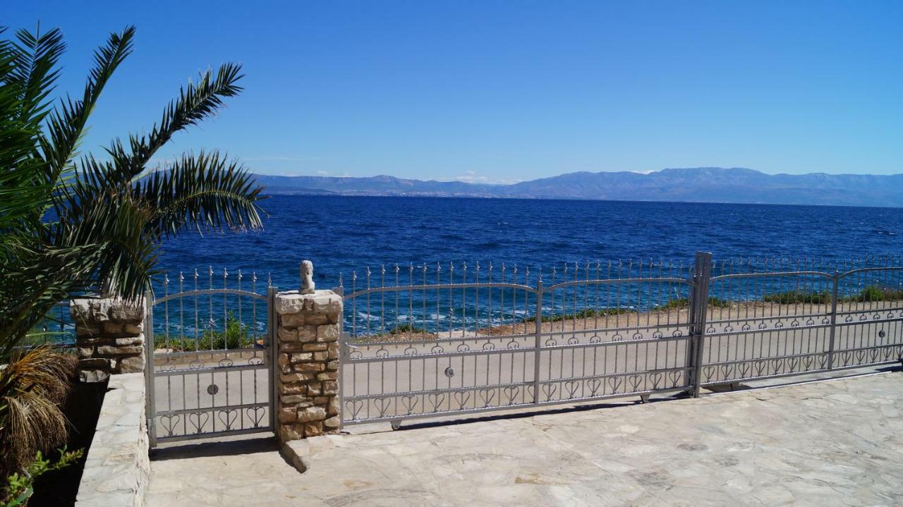 Schoenes Ferienhaus Direkt Am Meer Stomorska Εξωτερικό φωτογραφία